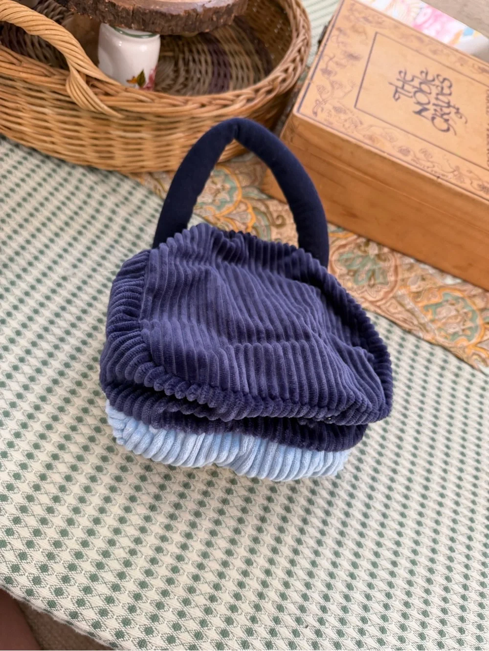 New Bluey Corduroy Handbag Purse Adorable Zips